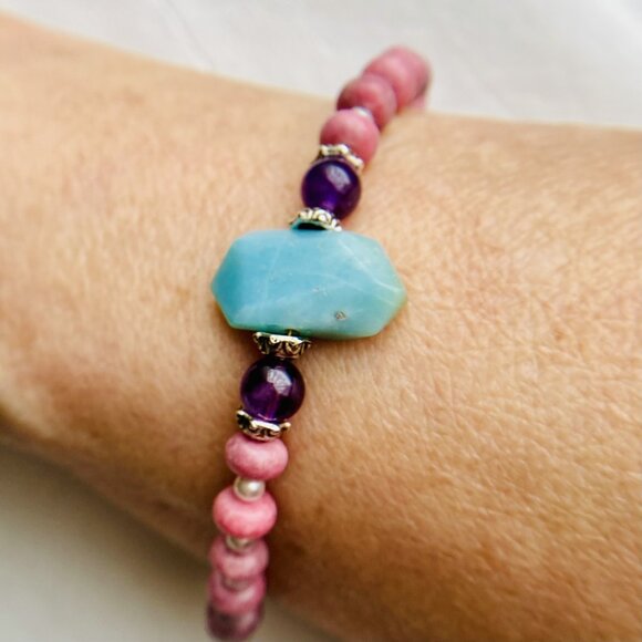Women's dainty and delicate Rhodonite and Amazonite gemstone bracelet - Picture 5 of 12
